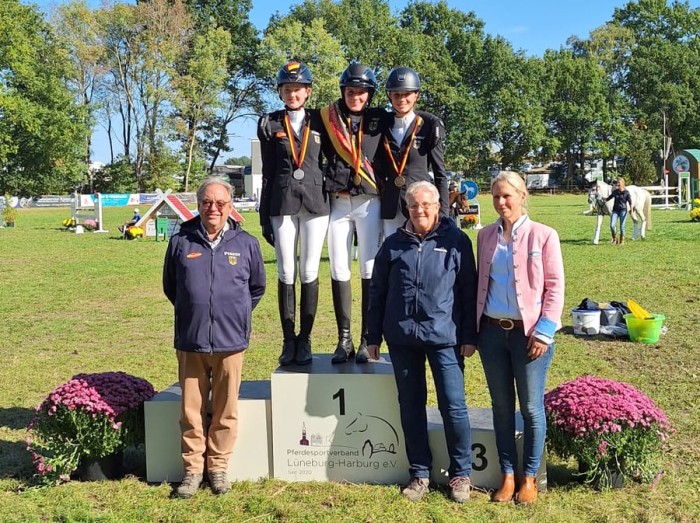 DM Pony Vielseitigkeit: Bronze für Anna von Helldorff