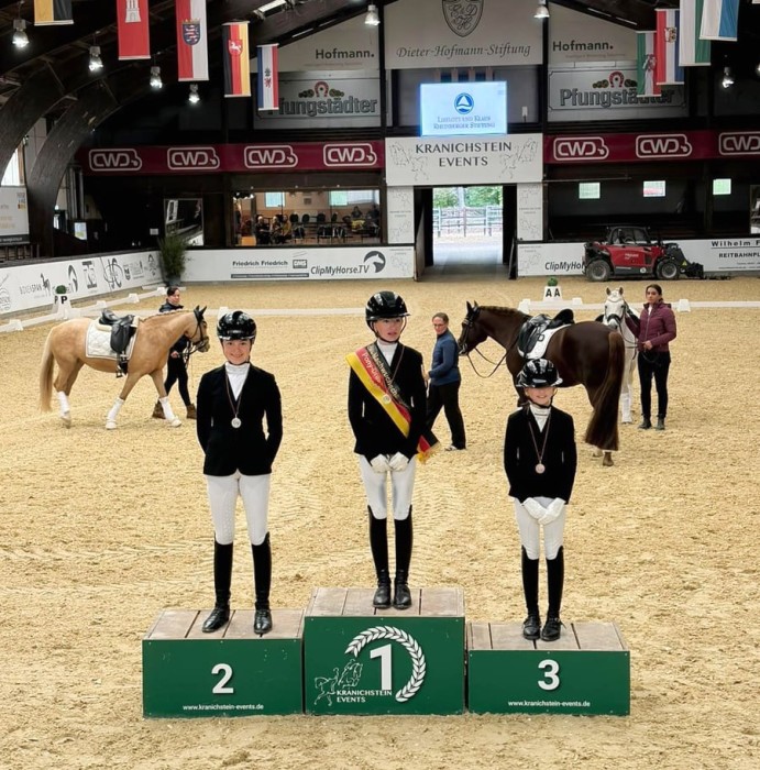 BNC Ponydressur: Silber für Romy Mortfeld